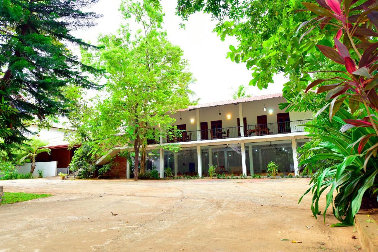 Ariya Rest & Ayurveda Spa Polonnaruwa Buitenkant foto